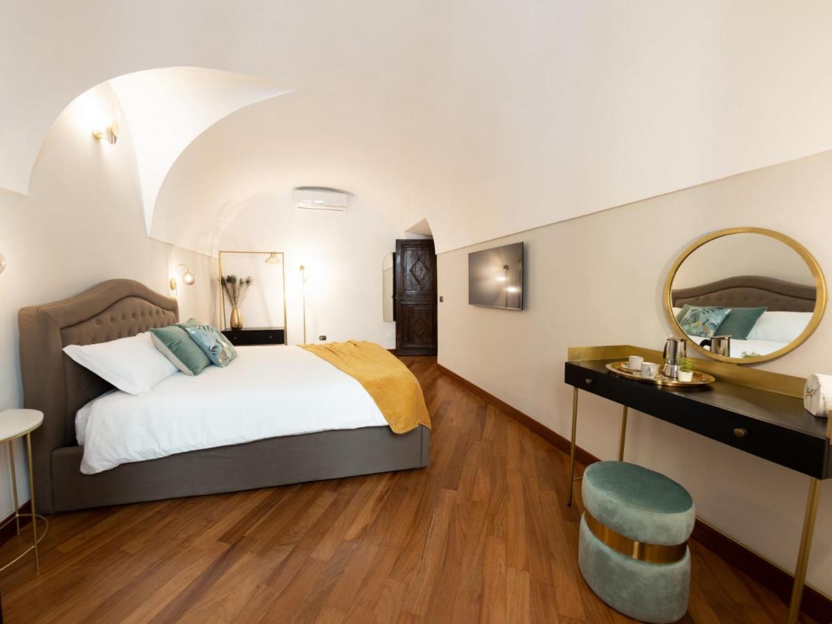 The Rent - Near Piazza Di Spagna Apartment